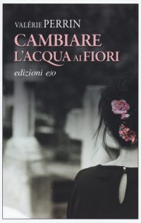 cambiare l'acqua ai fiori
